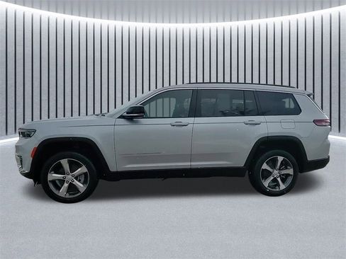 Used 2024 Jeep Grand Cherokee L Limited image 6