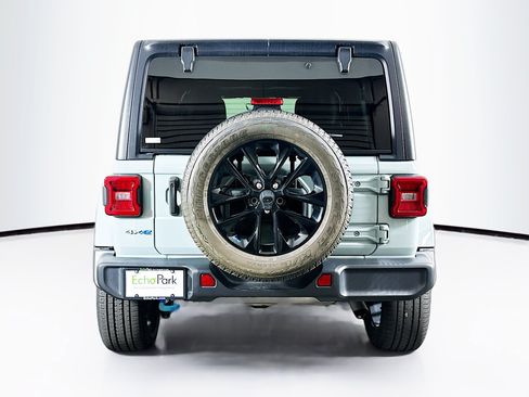 Used 2023 Jeep Wrangler Unlimited Sahara w/ Cold Weather Group AWD/4WD image 7