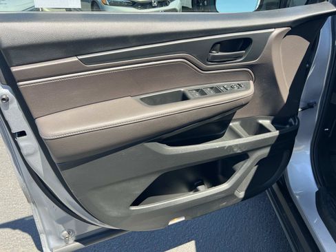 Used 2023 Honda Odyssey EX image 6