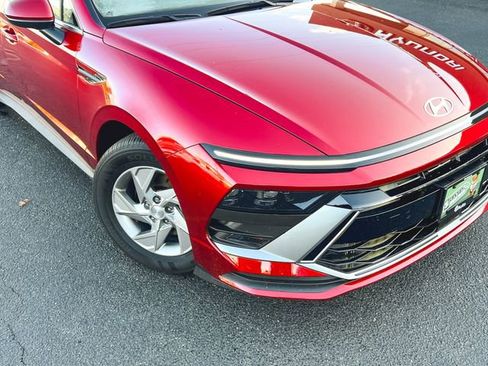 Certified 2025 Hyundai Sonata SE image 2