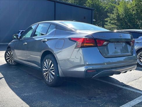 Used 2024 Nissan Altima 2.5 SV AWD/4WD image 6