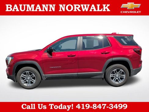 Used 2025 GMC Terrain Elevation AWD/4WD image 4