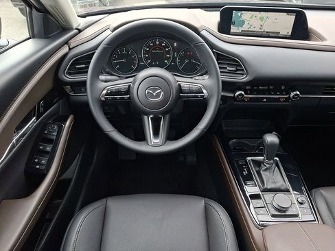 Used 2025 MAZDA CX-30 AWD 2.5 S w/ Premium Package image 11