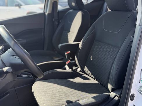 Used 2022 Nissan Kicks S image 5