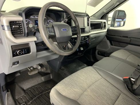 Used 2024 Ford F250 XL w/ XL Chrome Package image 26