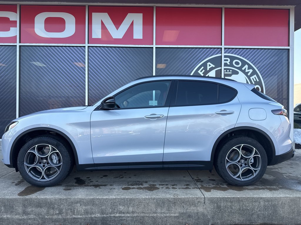 New 2026 Alfa Romeo Stelvio Sprint AWD/4WD image 9