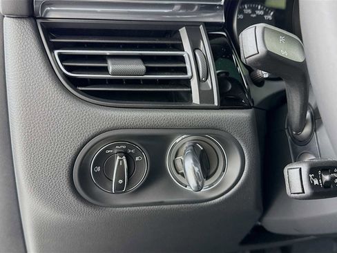 New 2026 Porsche Macan image 14