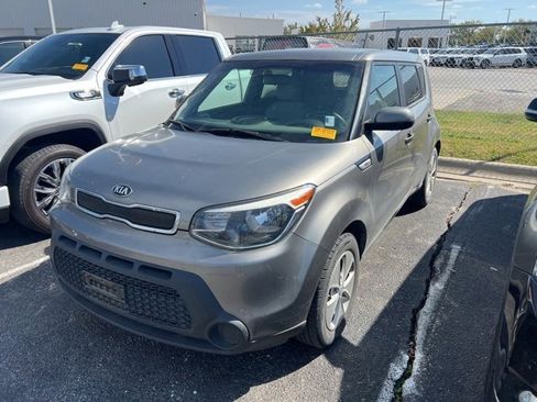 Used 2016 Kia Soul image 3