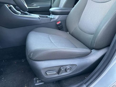 Certified 2025 Toyota RAV4 XLE image 17