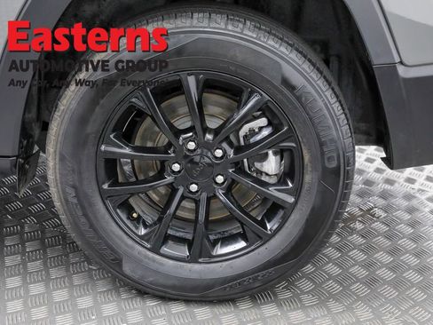 Used 2023 Jeep Cherokee Altitude Lux image 33