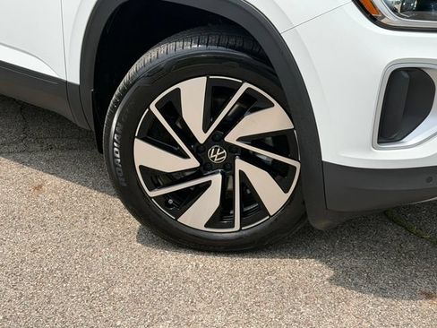 Used 2024 Volkswagen Atlas SE AWD/4WD image 30