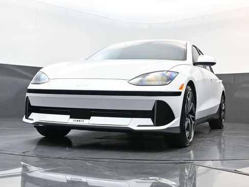 Used 2024 Hyundai Ioniq 6 SEL image 27