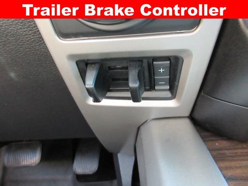 Used 2019 Ford F150 Lariat w/ Equipment Group 502A Luxury AWD/4WD image 21