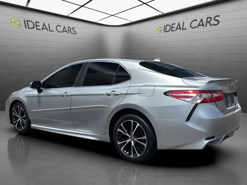 Used 2020 Toyota Camry SE w/ Carpet Mat Package FWD image 7