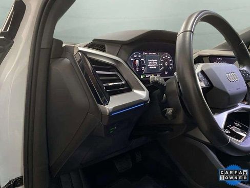 Used 2024 Audi Q4 e-tron Premium Plus image 18