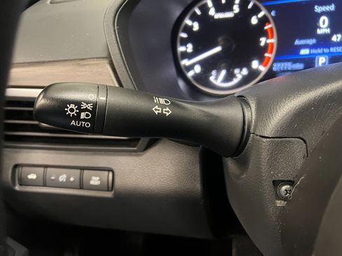 Used 2025 Nissan Altima 2.5 SV image 33