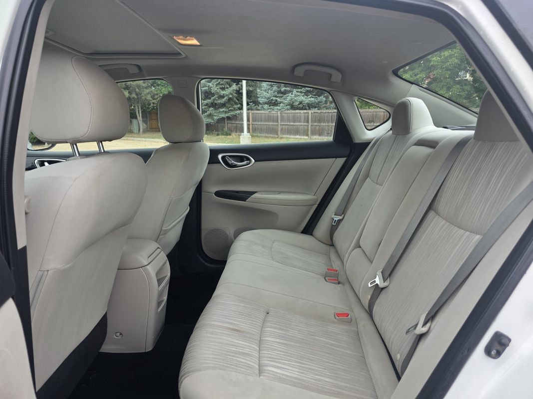 Used 2016 Nissan Sentra SV w/ Style Package FWD image 17