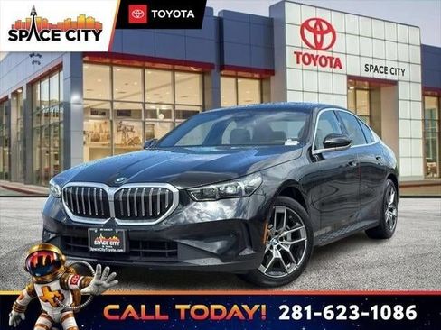 Used 2026 BMW 530i RWD image 2