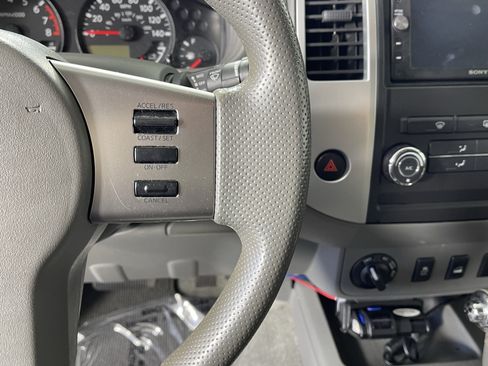 Used 2012 Nissan Frontier SV AWD/4WD image 20