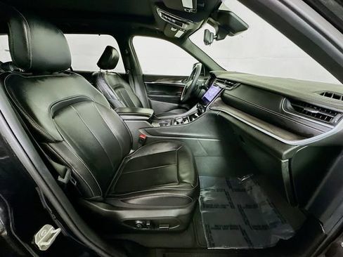 Used 2024 Jeep Grand Cherokee L Limited w/ Luxury Tech Group II image 30