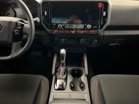 Used 2025 Nissan Frontier Pro-X w/ Pro Convenience Package image 13