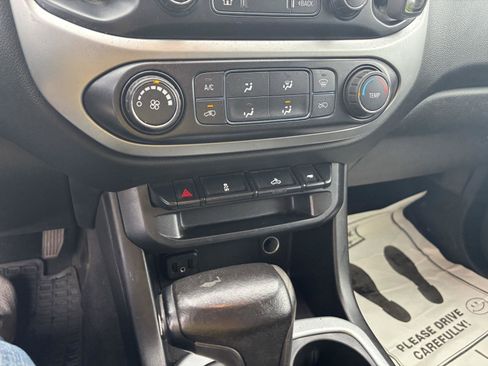 Used 2020 Chevrolet Colorado LT image 14