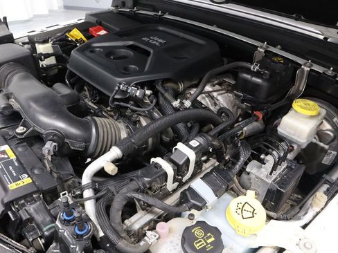 Used 2021 Jeep Wrangler Unlimited Sport AWD/4WD image 12