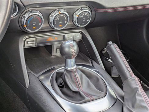 Used 2019 MAZDA MX-5 Miata RF Grand Touring image 17