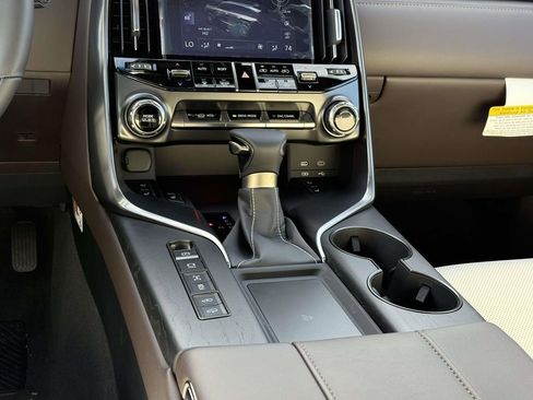 New 2026 Lexus LX 600 4WD w/ Luxury Package image 15