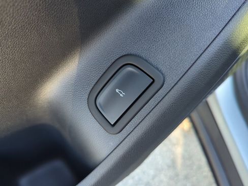 Certified 2026 Chevrolet Traverse LT w/ LPO, Floor Liner Package image 12