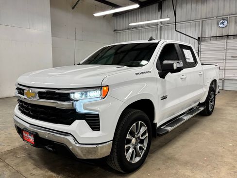 Used 2026 Chevrolet Silverado 1500 LT w/ Texas Edition Plus AWD/4WD image 3