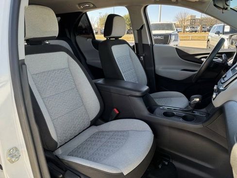 Used 2024 Chevrolet Equinox LS w/ LS Convenience Package image 32