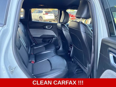 Used 2024 Jeep Compass Latitude AWD/4WD image 11