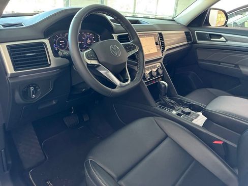 Used 2023 Volkswagen Atlas SEL AWD/4WD image 14