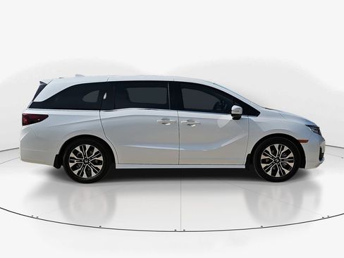 Used 2025 Honda Odyssey Elite image 9