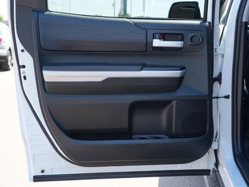 Used 2018 Toyota Tundra Limited AWD/4WD image 19