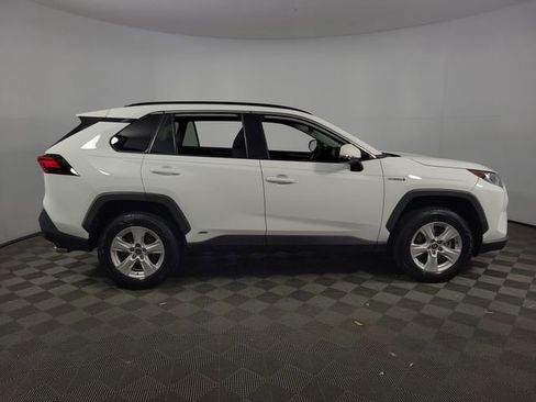 Used 2021 Toyota RAV4 XLE image 10