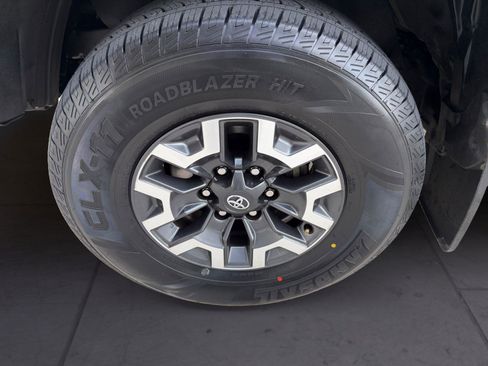 Used 2023 Toyota Tacoma TRD Off-Road w/ Technology Package image 14