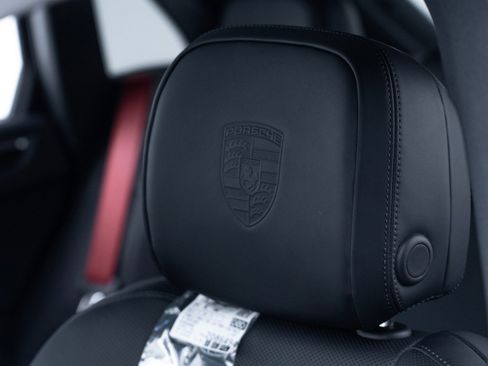 New 2026 Porsche Macan S image 18