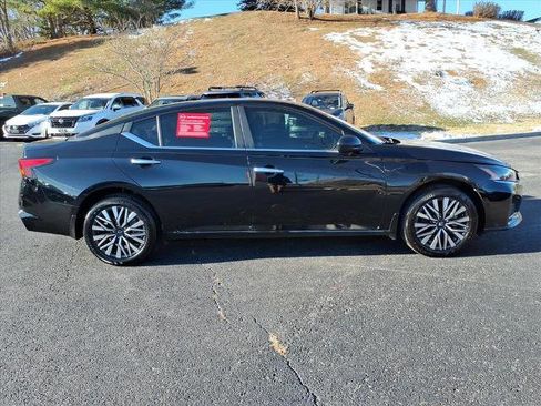 Certified 2024 Nissan Altima 2.5 SV image 4