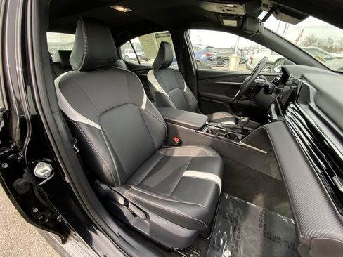 Used 2025 Toyota Camry SE image 27