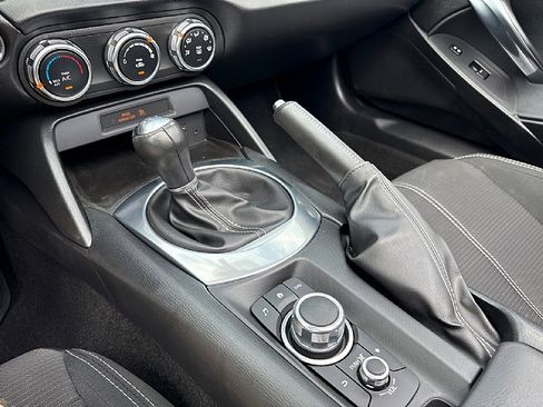 Used 2017 FIAT 124 Spider Classica image 18