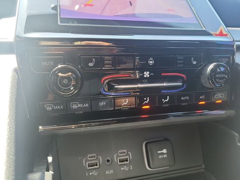 Used 2025 Jeep Grand Cherokee L Altitude image 28