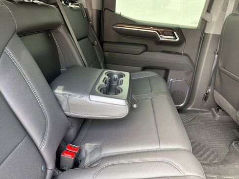 Used 2024 Chevrolet Silverado 1500 LT Trail Boss w/ LT Trail Boss Premium Package AWD/4WD image 35