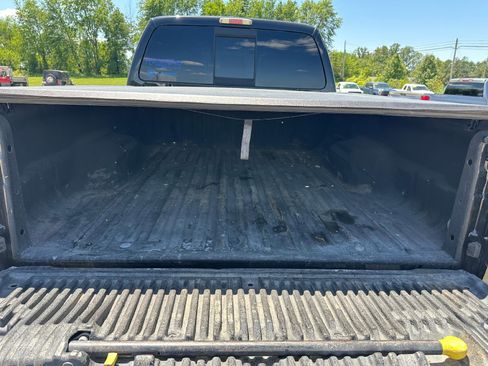 Used 2011 Ford F250 Lariat w/ Lariat Interior Pkg AWD/4WD image 9