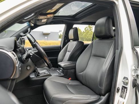 Used 2022 Lexus GX 460 w/ Black Line Special Edition AWD/4WD image 39