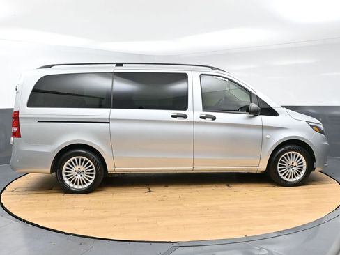 Used 2018 Mercedes-Benz Metris Passenger image 10