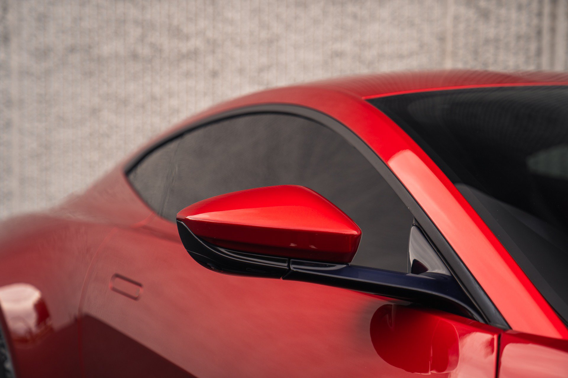 Used 2019 Aston Martin V8 Vantage Coupe RWD image 15