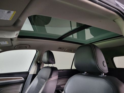 Used 2021 Volkswagen Atlas SEL Premium image 20