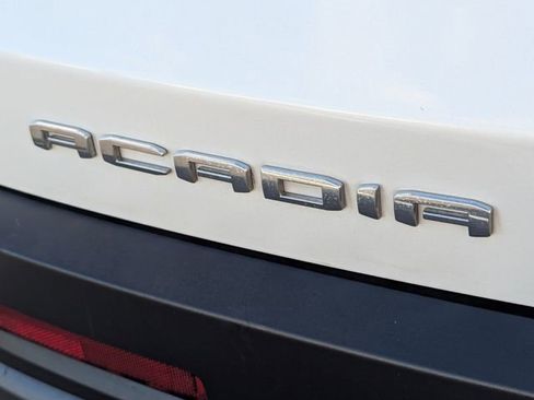 Used 2022 GMC Acadia AT4 w/ Technology Package image 16